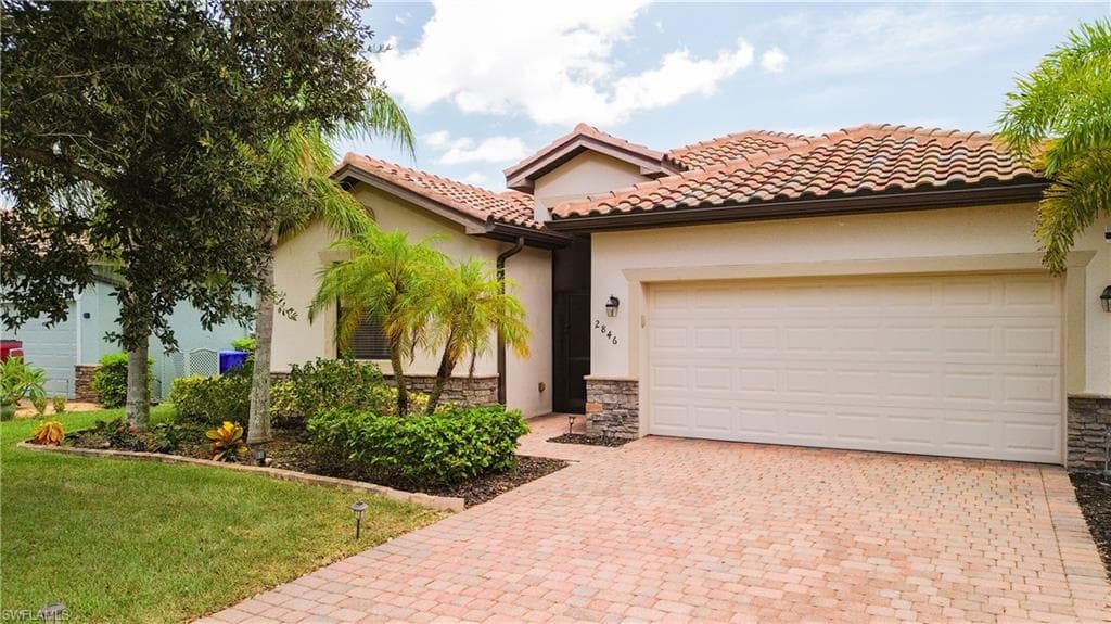 2846 Via Piazza LOOP FORT MYERS, FL 33905