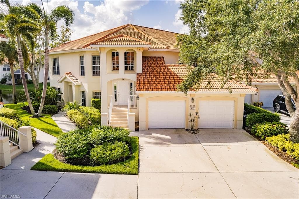 1033 Egrets Walk CIR 6-101 NAPLES, FL 34108