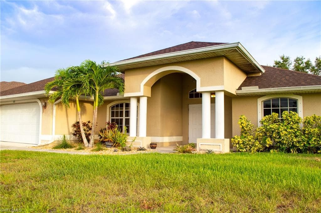 1816 NE 26th TER CAPE CORAL, FL 33909