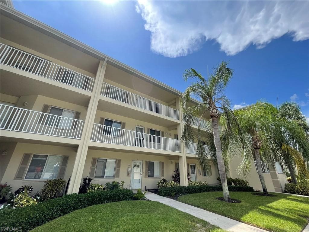 20151 Ian CT 307 ESTERO, FL 33928