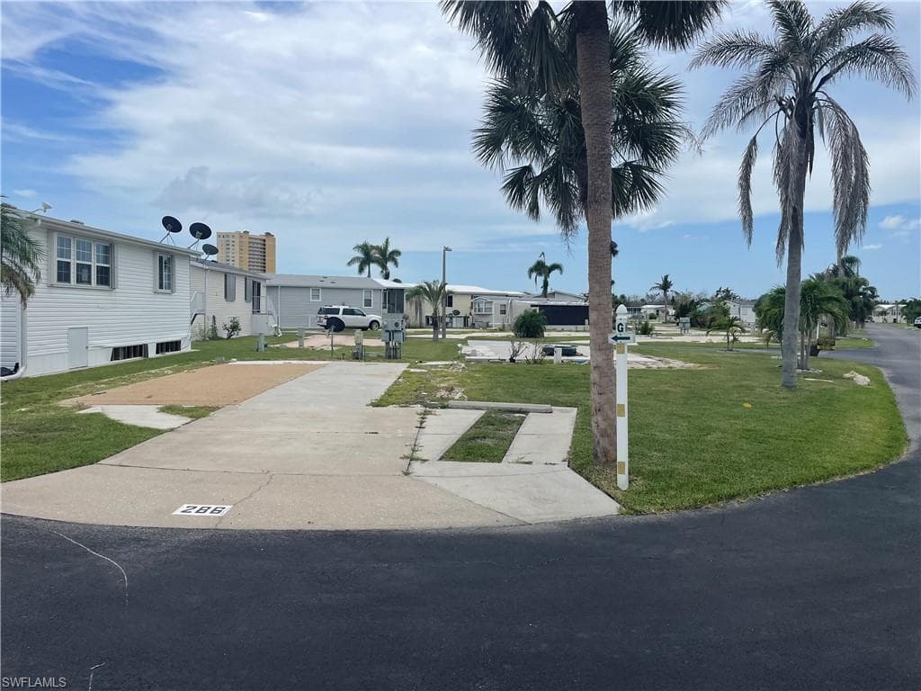 19681 Summerlin RD 286 FORT MYERS, FL 33908