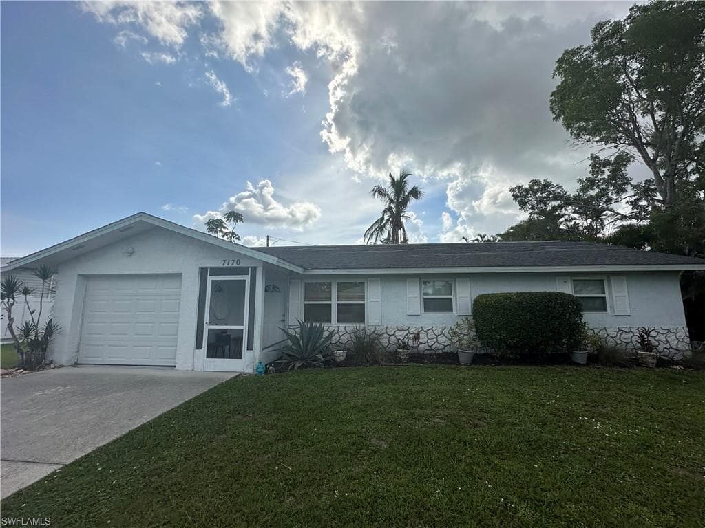 7170 Drake DR FORT MYERS, FL 33908
