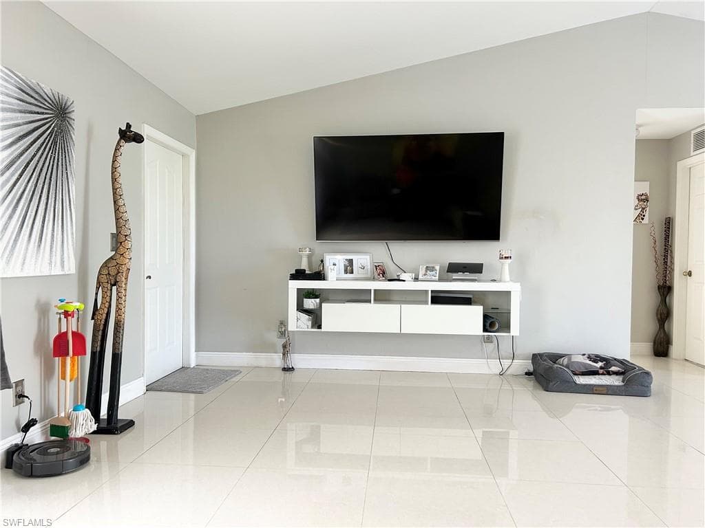 1526 NW 21st PL CAPE CORAL, FL 33993