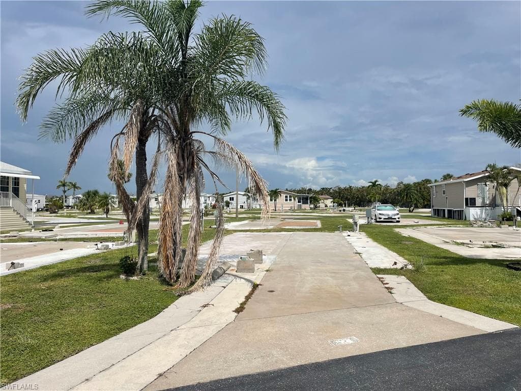 19681 Summerlin RD 220 FORT MYERS, FL 33908