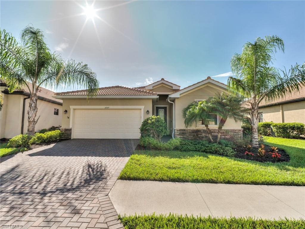 10569 Pistoia DR FORT MYERS, FL 33913