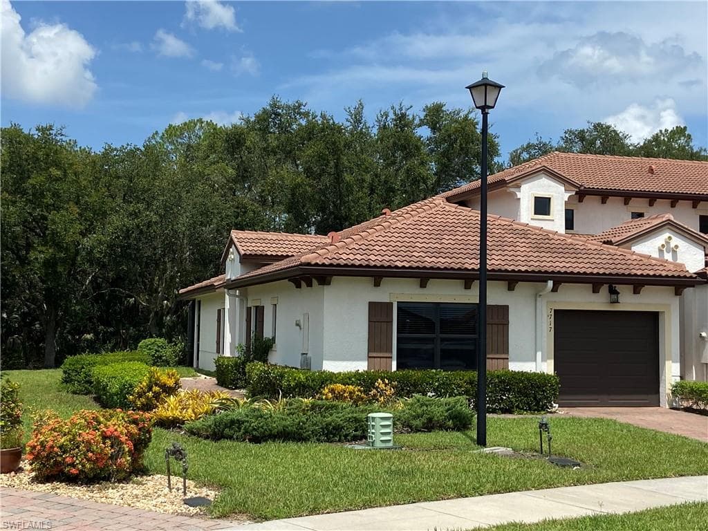 7717 Bristol CIR NAPLES, FL 34120