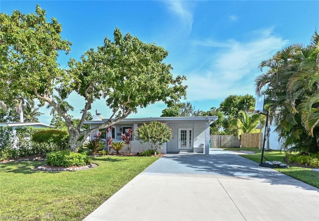 1148 Frank Whiteman BLVD NAPLES, FL 34103