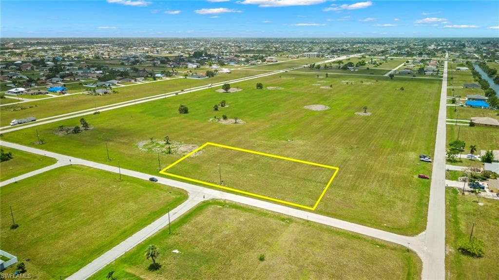 1704 NE 21st ST CAPE CORAL, FL 33909