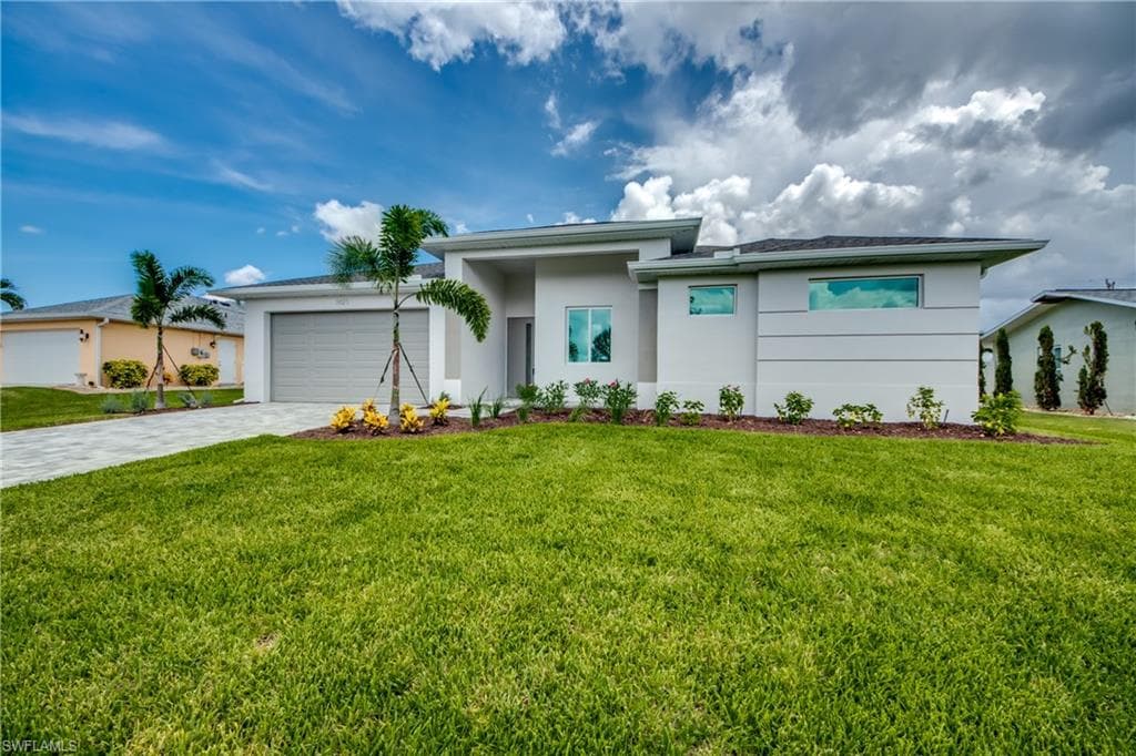 1423 SW 38th TER CAPE CORAL, FL 33914