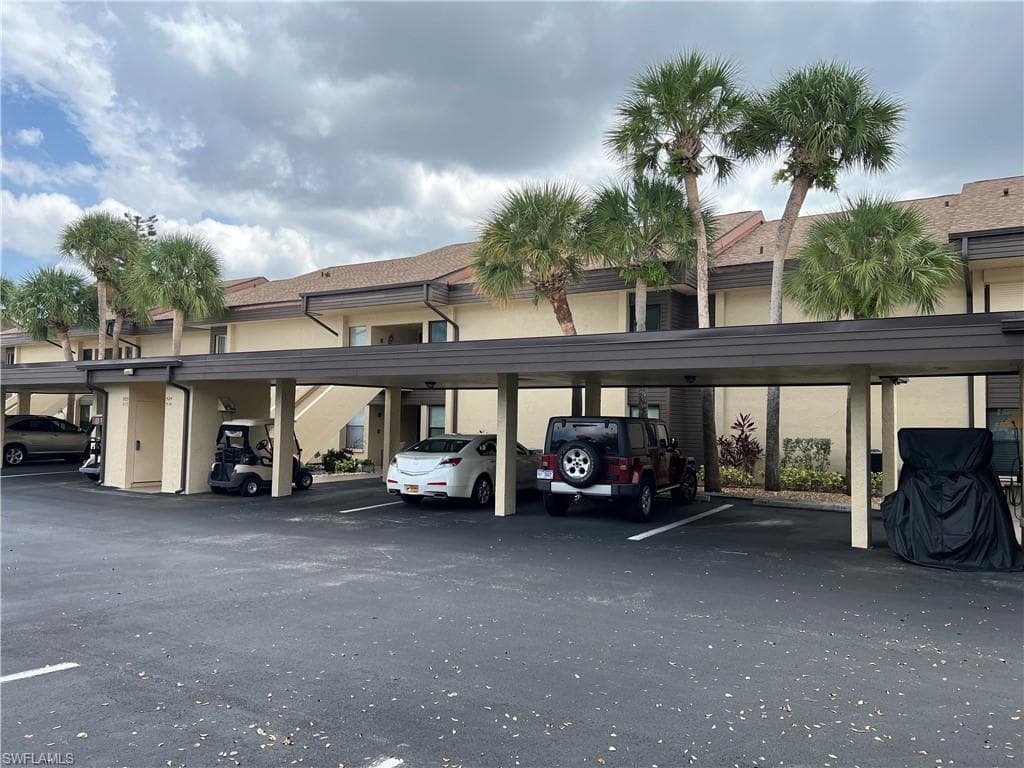 5890 Trailwinds DR 523 FORT MYERS, FL 33907