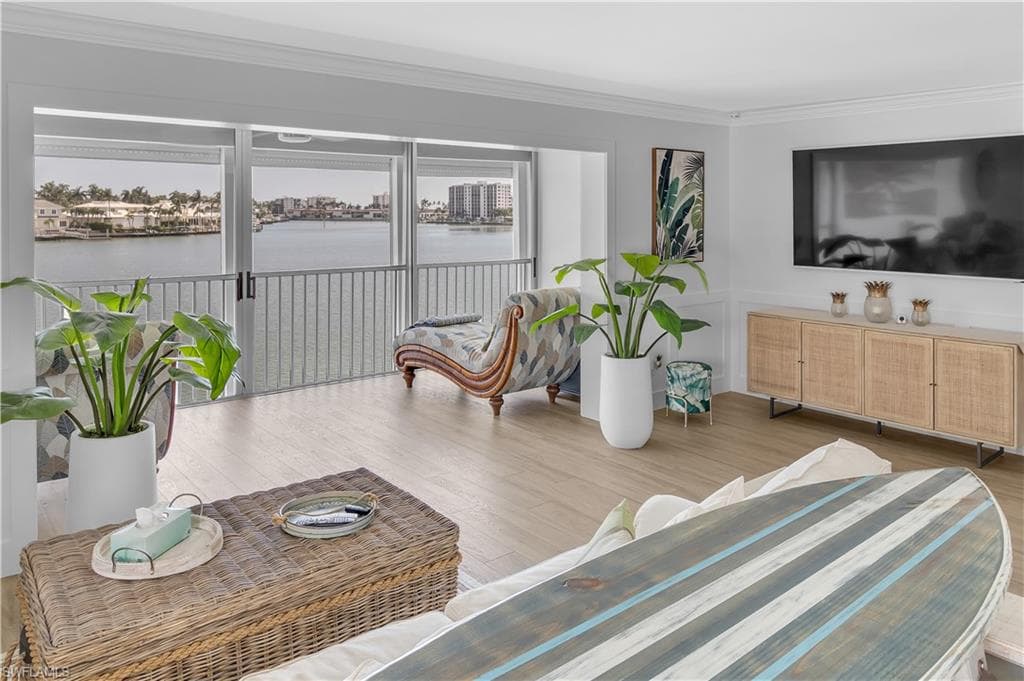 322 Harbour DR 304D NAPLES, FL 34103