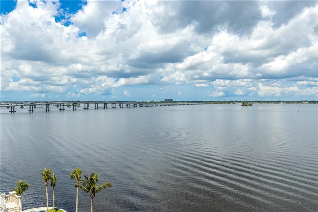 2745 1st ST 701 FORT MYERS, FL 33916