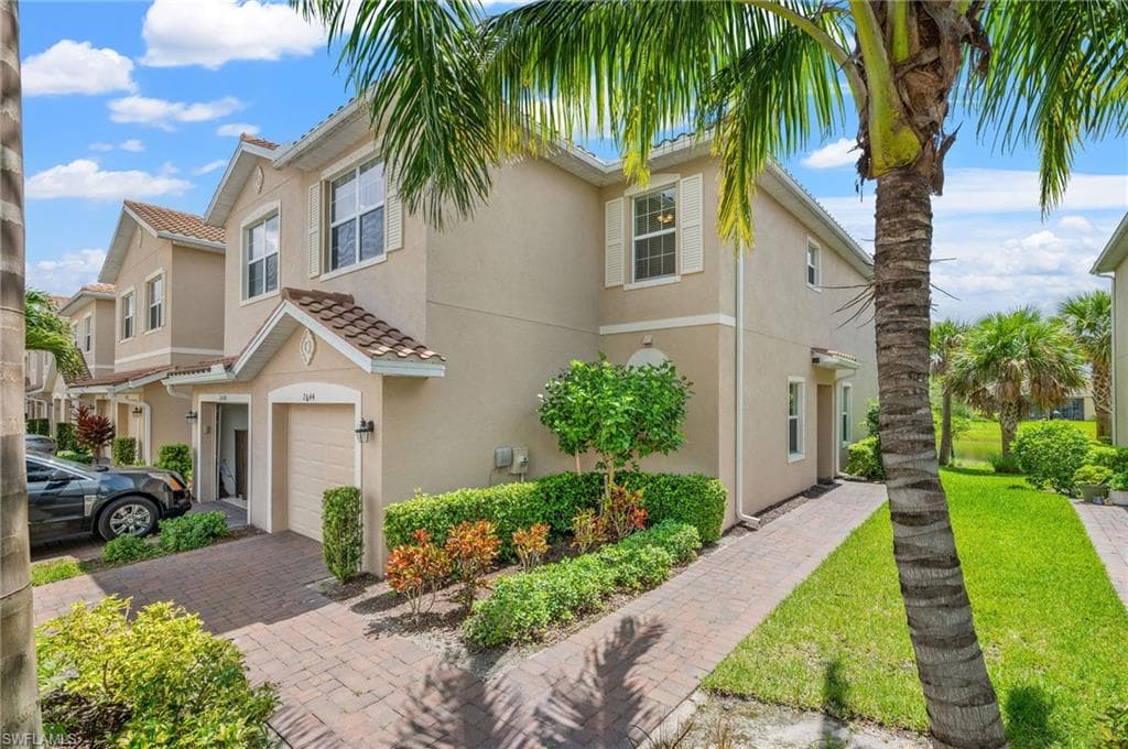 2644 Blossom WAY NAPLES, FL 34120