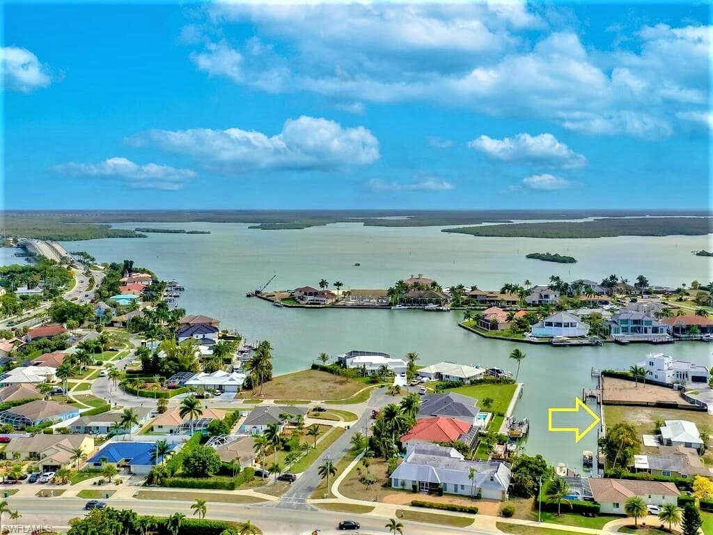 654 Bamboo CT MARCO ISLAND, FL 34145