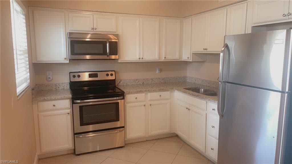 3325 Airport RD N J3 NAPLES, FL 34105