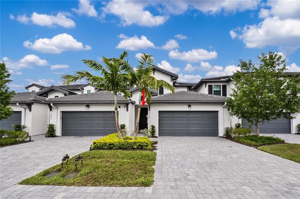7588 Carnegie WAY NAPLES, FL 34119