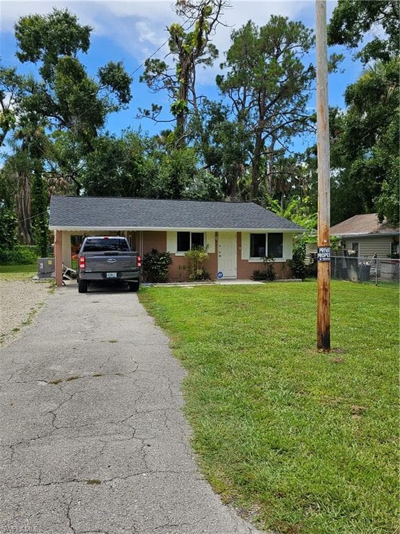 185 W Mariana AVE NORTH FORT MYERS, FL 33903