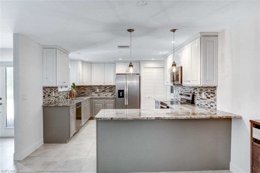 6420 Pine View RD NORTH FORT MYERS, FL 33917