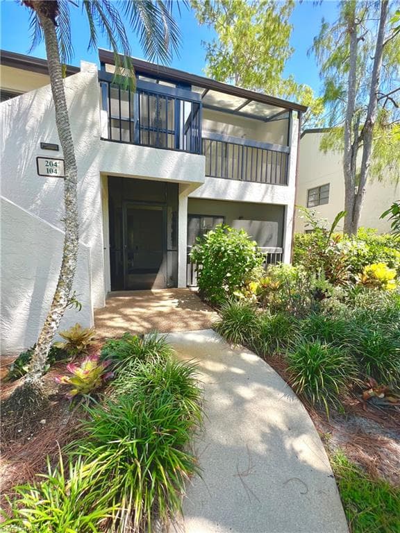 1826 Kings Lake BLVD 7-104 NAPLES, FL 34112