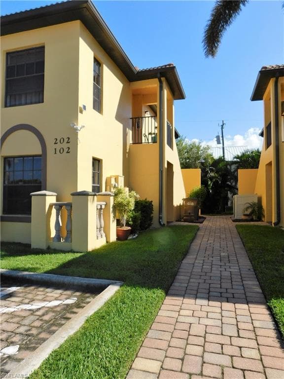 4921 SW 16th PL 102 CAPE CORAL, FL 33914