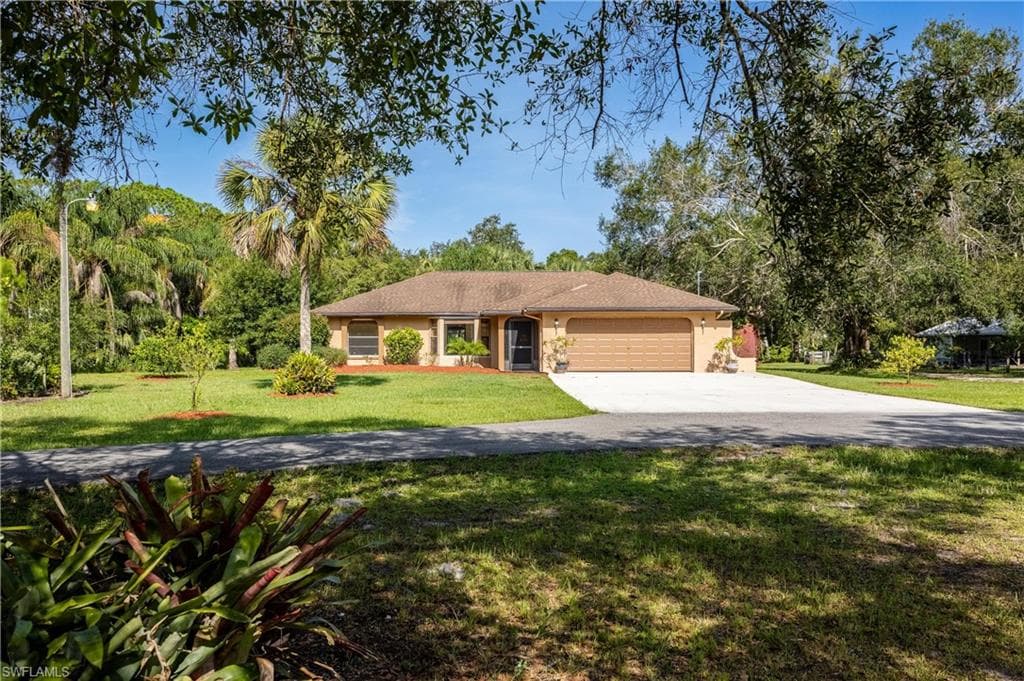 9651 W Bahia Vista RD NORTH FORT MYERS, FL 33917