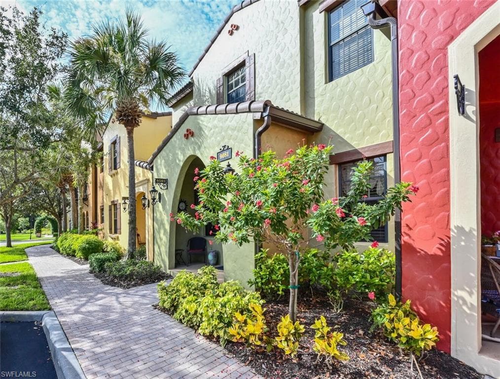 9081 Albion LN S 6503 NAPLES, FL 34113