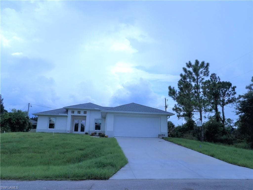 2504 E 11th ST LEHIGH ACRES, FL 33936