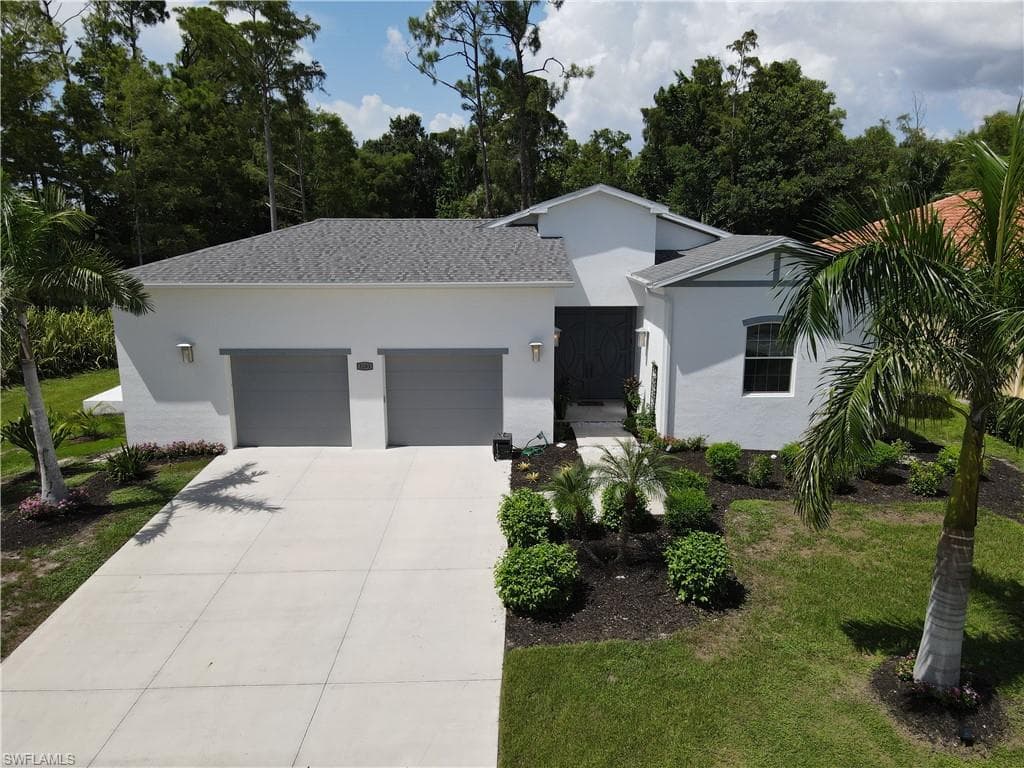 5203 Raintree LN NAPLES, FL 34113