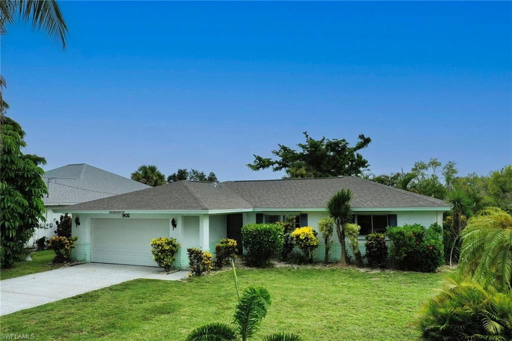 902 27th ST CAPE CORAL, FL 33904