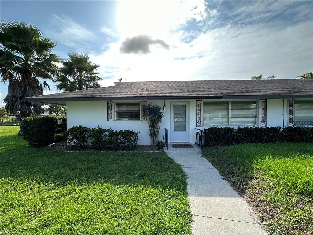 2250-2252 Violet DR 2250 FORT MYERS, FL 33905