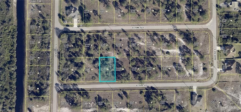 1111 Ectype ST E LEHIGH ACRES, FL 33974