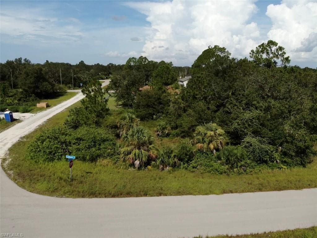 1859 Latham DR LEHIGH ACRES, FL 33972