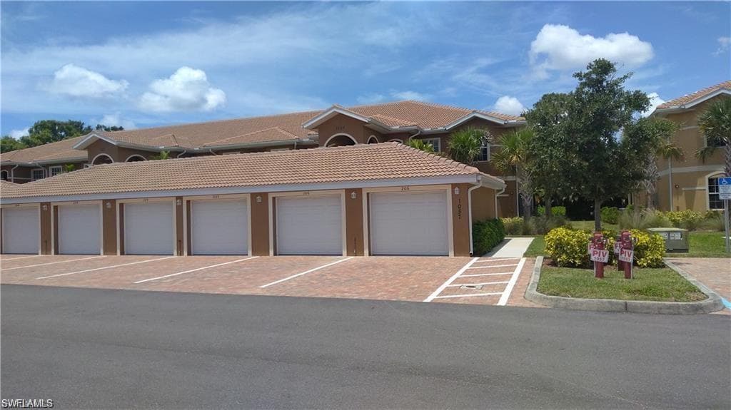 1057 Winding Pines CIR 206 CAPE CORAL, FL 33909
