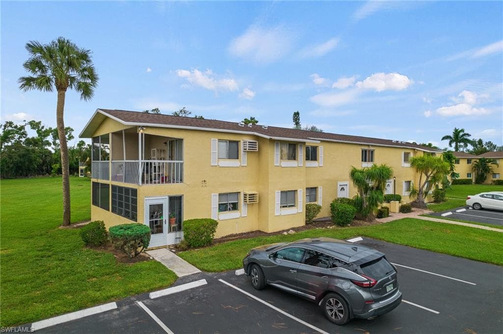 8156 Country RD 104 FORT MYERS, FL 33919