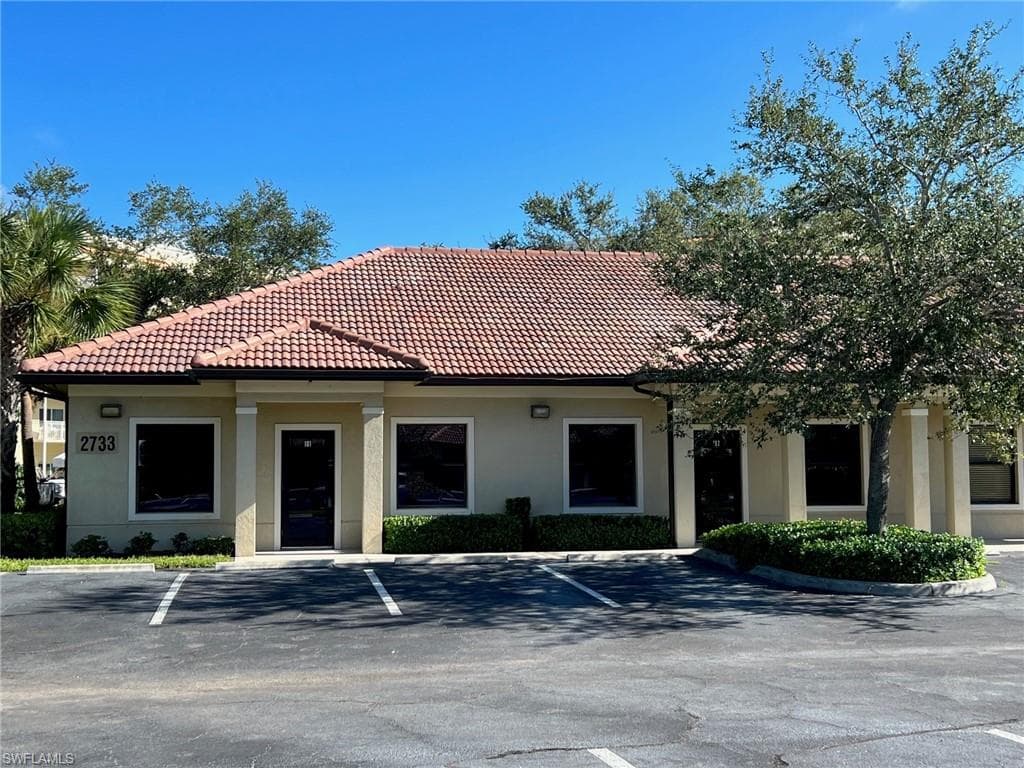 2733 Oak Ridge CT 101 and 102 FORT MYERS, FL 33901