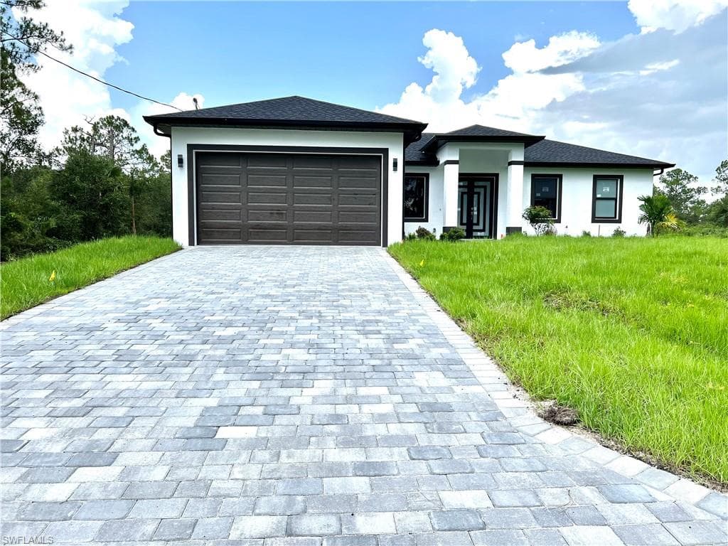 606 16th ST LEHIGH ACRES, FL 33972