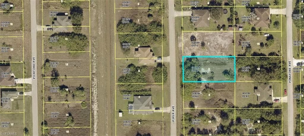437 Piper AVE LEHIGH ACRES, FL 33974