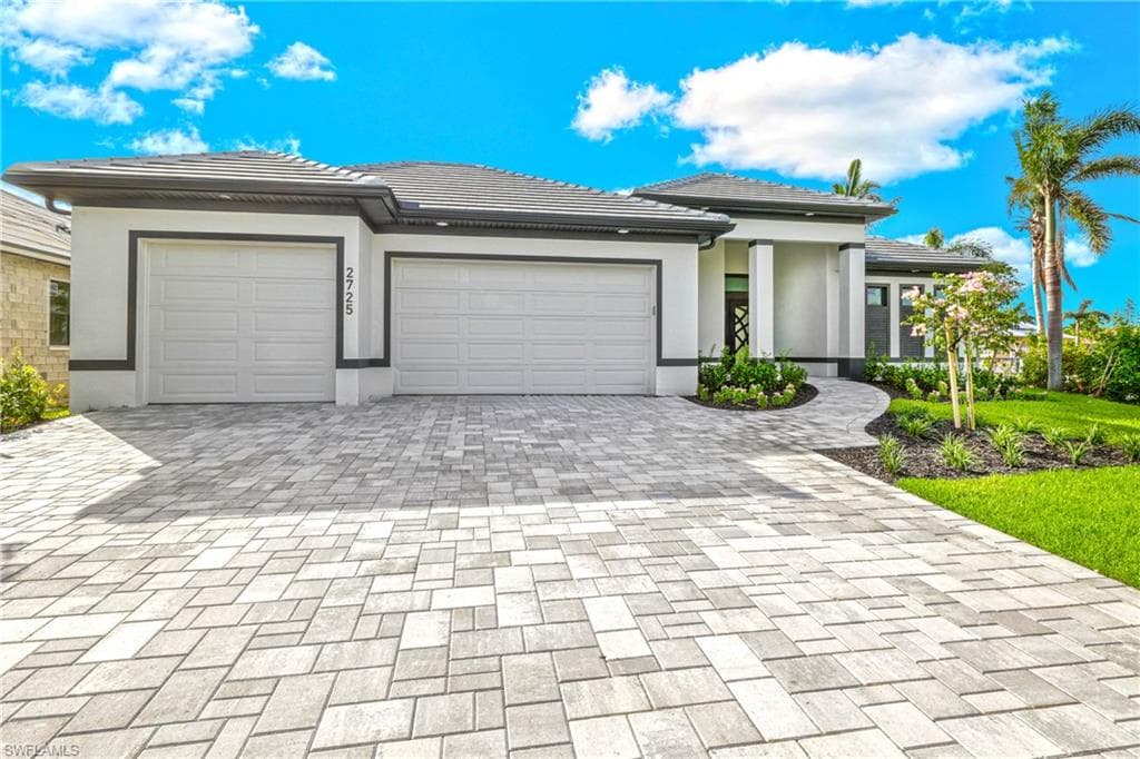 2725 SW 35th LN CAPE CORAL, FL 33914