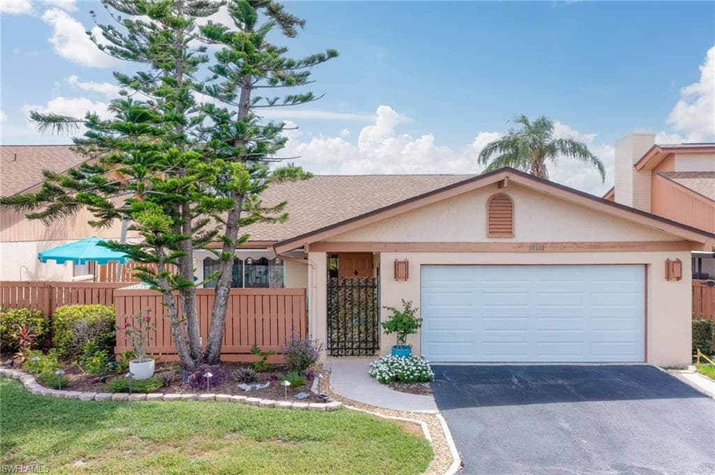 6413 Royal Woods DR FORT MYERS, FL 33908