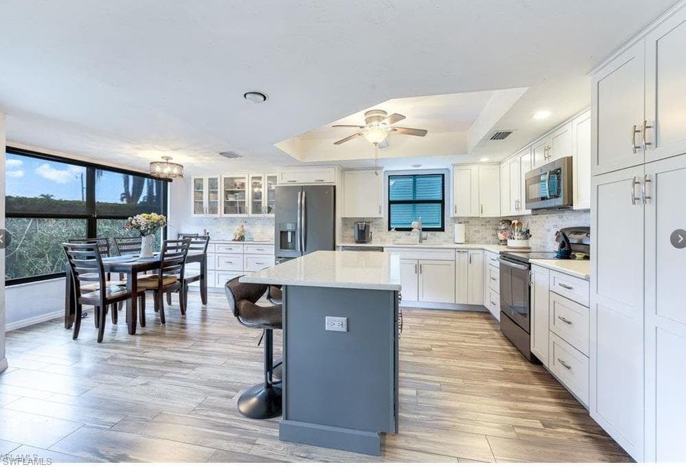 1914 SE 40th TER 105 CAPE CORAL, FL 33904