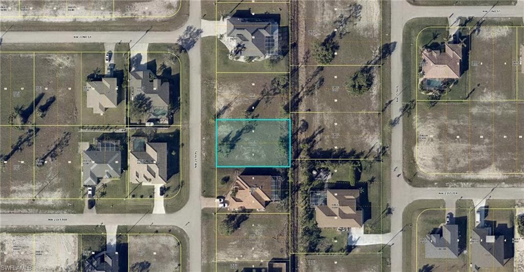 2121 26th PL CAPE CORAL, FL 33993