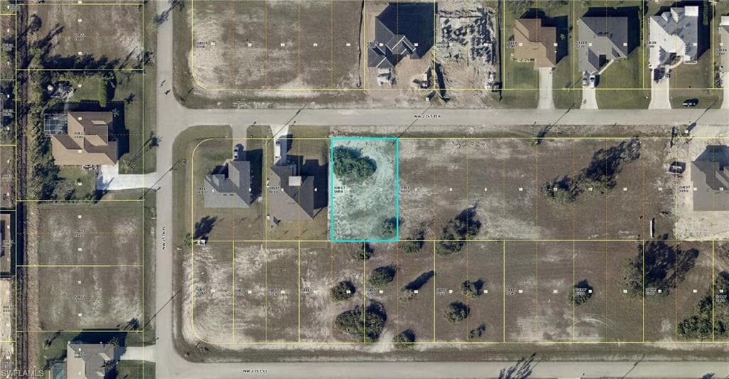 2454 21st TER CAPE CORAL, FL 33993