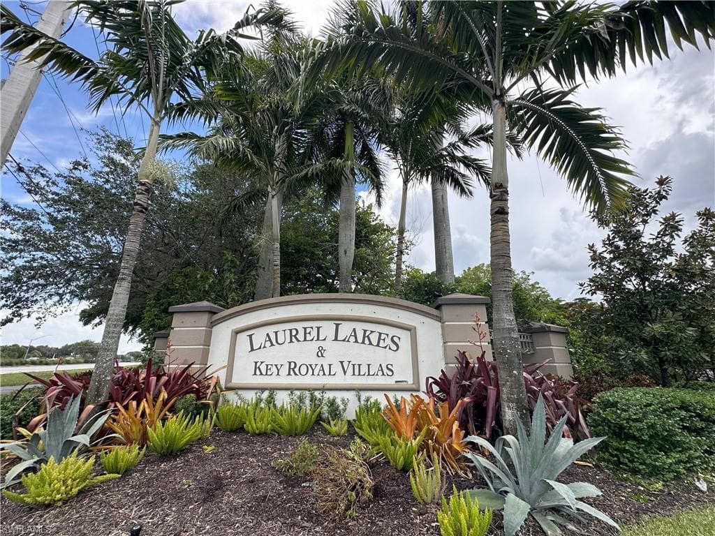 8214 Key Royal CIR 136 NAPLES, FL 34119