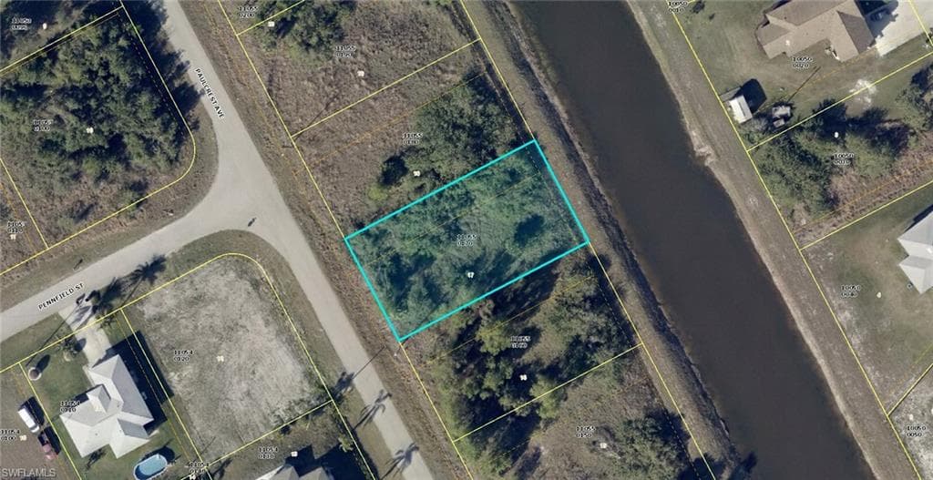 369 Paulcrest AVE LEHIGH ACRES, FL 33974
