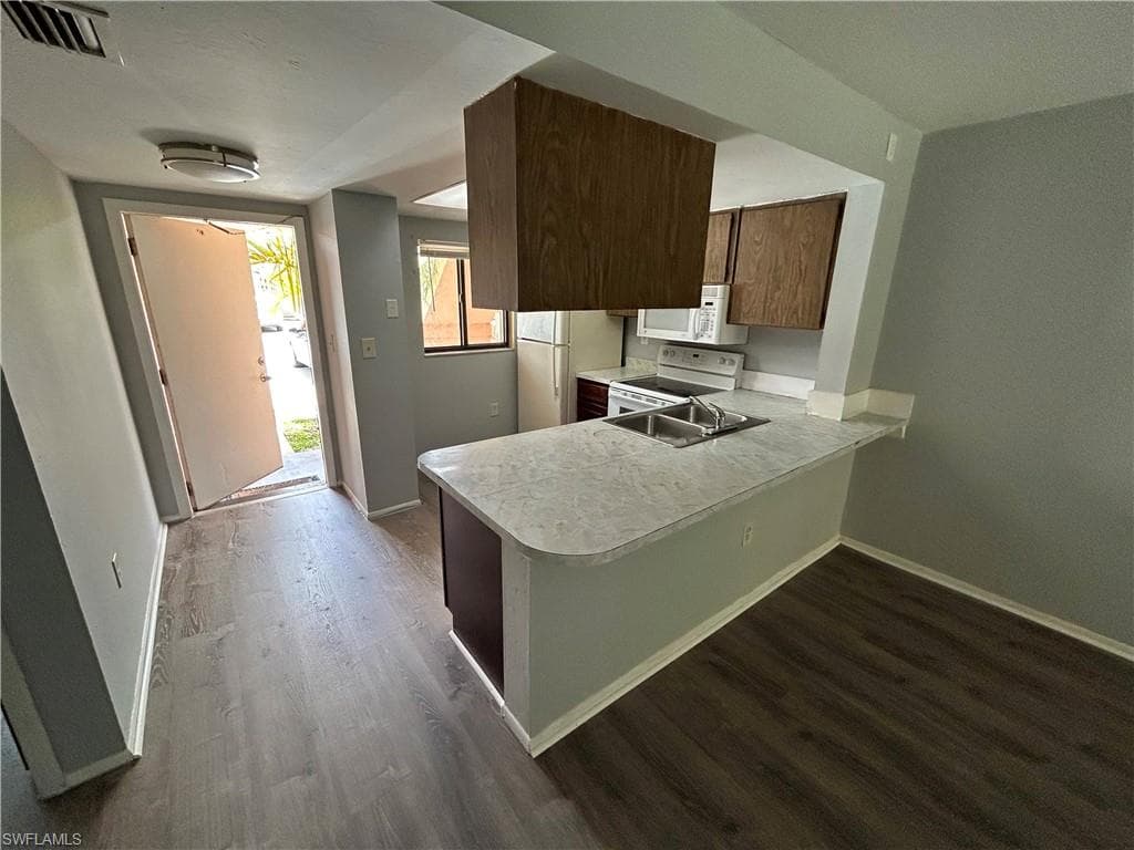 2690 Park Windsor DR 601 FORT MYERS, FL 33901