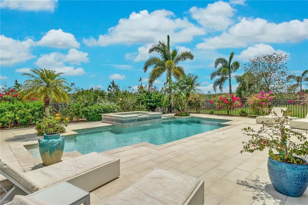 3295 Tahoe CT NAPLES, FL 34119