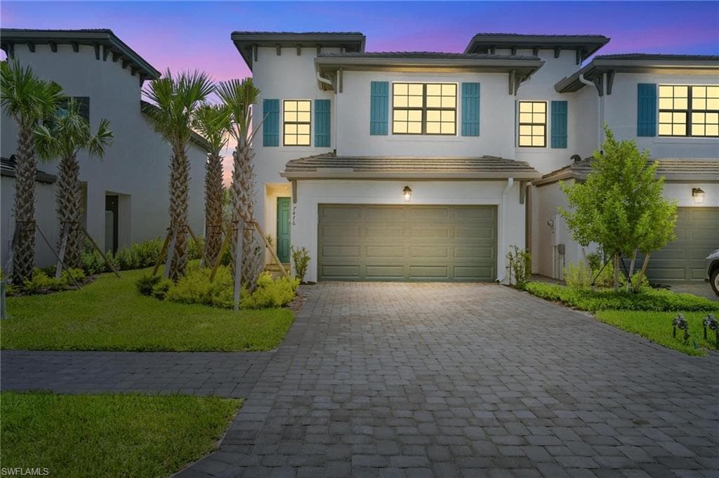 7476 Rockefeller DR NAPLES, FL 34119