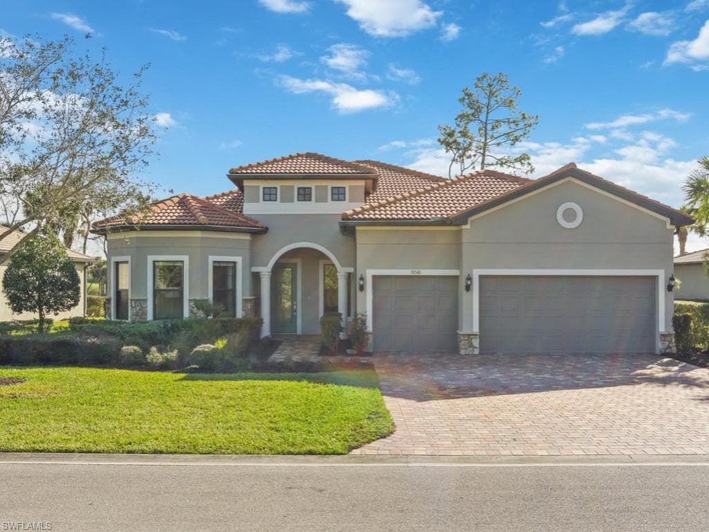 9240 Cormorant DR NAPLES, FL 34120