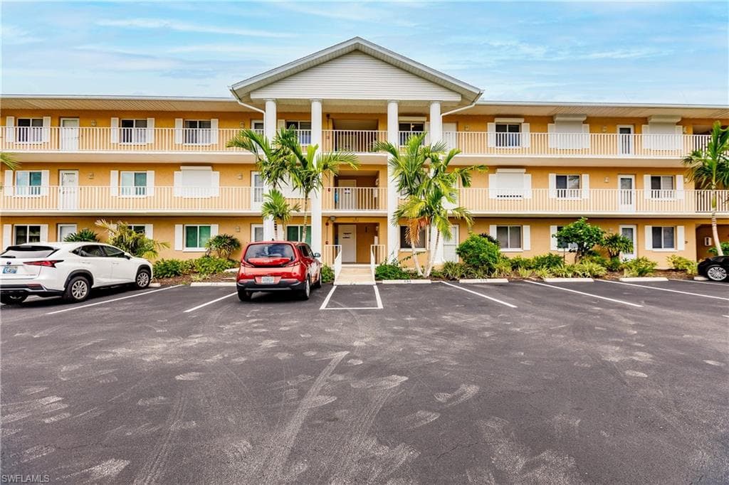 3051 Sandpiper Bay CIR I-304 NAPLES, FL 34112