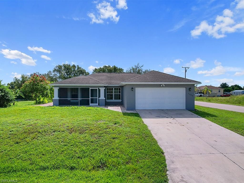 5900 Elaine AVE N LEHIGH ACRES, FL 33971